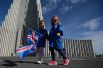 Юные болельщицы сборной Исландии, встречающие футболистов сборной Исландии, прибывших в Рейкьявик с чемпионата Европы по футболу - 2016.