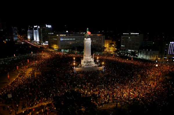 Вид на площадь Маркиза де Помбала в Лиссабоне после матча Португалия – Франция.