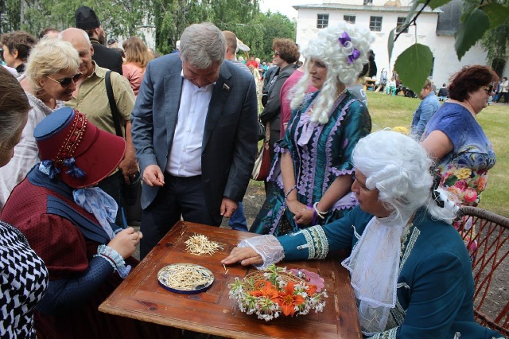 В бирюльки играли и крестьяне, и дворянское сословие.