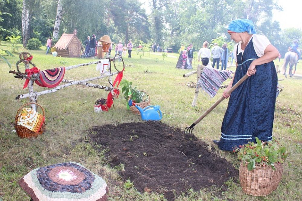 Реконструкция трудового дня крестьянки из села Аблязово.