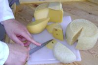 Этот сыр Андреа Киузоли делает своими руками из донского молока.