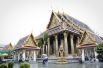 Большой дворец в Бангкоке служил резиденцией королей Таиланда начиная с XVIII века, но сейчас для проживания не используется: король  проживает во дворце Читралада. Действующий монарх: Пхумипон Адульядет (Рама IX).