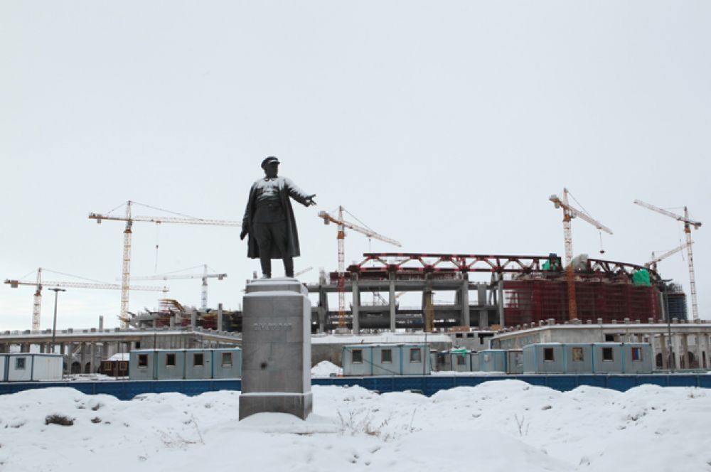 В апреле 2014 года вице-губернатор Санкт-Петербурга заявил, что стадион будет построен в мае 2016 года.