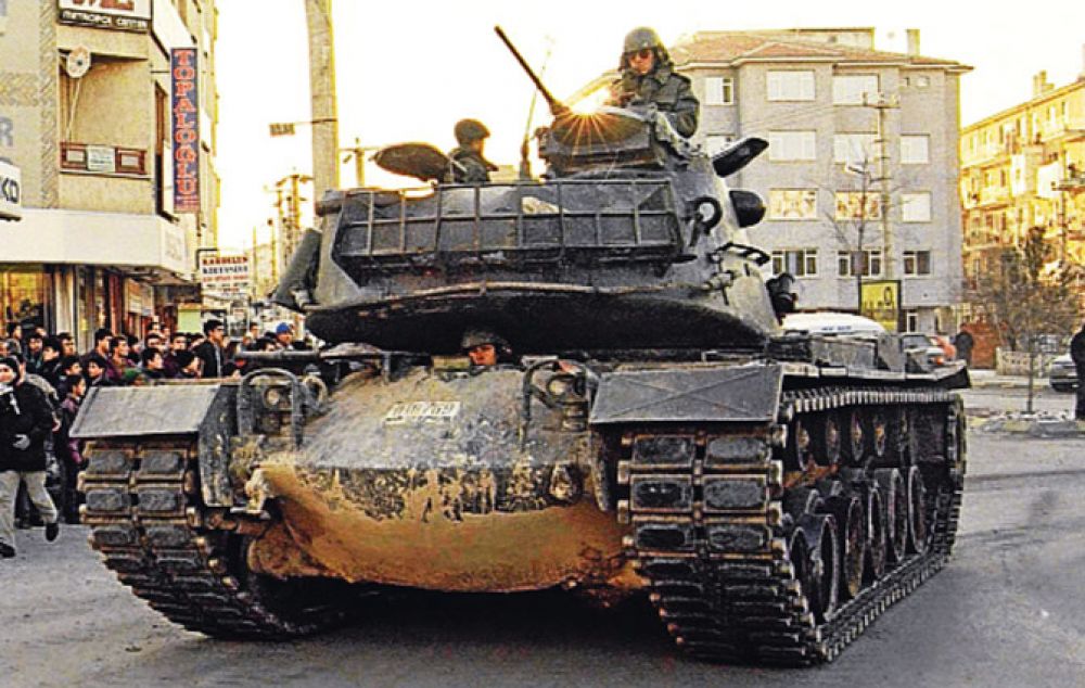 В феврале 1997 года турецкая армия на заседании Совета национальной безопасности Турции потребовала от правительства страны выполнения меморандума из 18 пунктов.