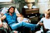 «За бортом» (1987). Мелодраматическая комедия с Голди Хоун и Куртом Расселом в главных ролях, рассказывающая о том, как потеря памяти ставит всё с ног на голову.