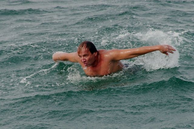 Олег Софяник совершил уже около 70 марафонских заплывов, самый длинный из которых – через Южно-Китайское море – 350 км