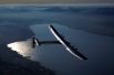Solar Impulse 2 над озером Невшатель, Швейцария.
