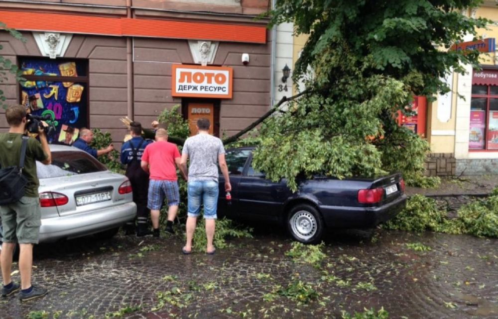 Больше всего пострадала центральная часть Ужгорода