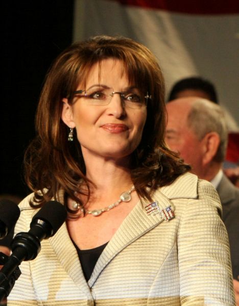Сара Пэйлин была второй в истории США женщиной, выдвинутой на пост вице-президента от республиканской партии. В 2008-м пара Джон Маккейн — Сара Пейлин проиграли Бараку Обаме и Джо Байдену.