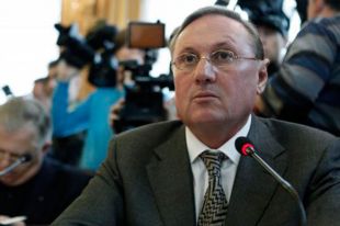 Александр Ефремов