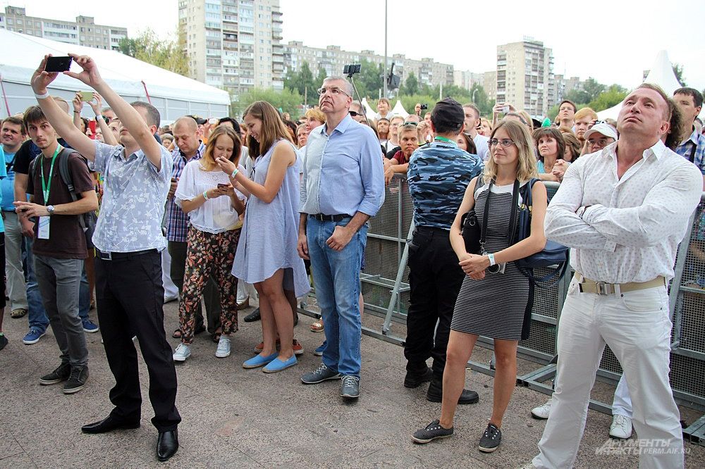 Глава города тоже посетил концерт известных музыкантов.