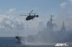В акватории Калининградского залива были разыграны эпизоды по освобождению судна, захваченного пиратами при поддержке поисково-спасательного вертолета морской авиации Балтийского флота.