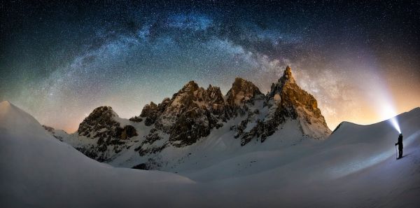 Снежный гигант в северо-восточной Италии. Фотограф - Nicholas Roemmelt