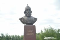 Бюсты стали подарком Омску в честь трёхвекового юбилея.