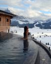 Вот бассейн в Италии при Adler Mountain Lodge с видом на доломитовые Альпы
