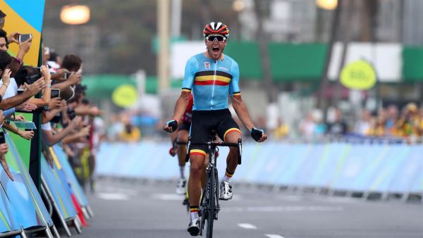 А вот бельгиец Greg van Avermaet, который завоевал золотую медаль в соревнованиях по велосипедным трассам Копакабаны