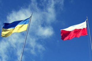Флаги Украины и Польши