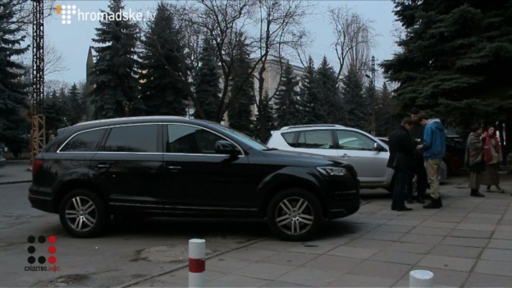 Военный прокурор Южного региона, Максим Якубовский решил расширить свой автопарк и купить новенькую Audi Q7 за 72000 евро