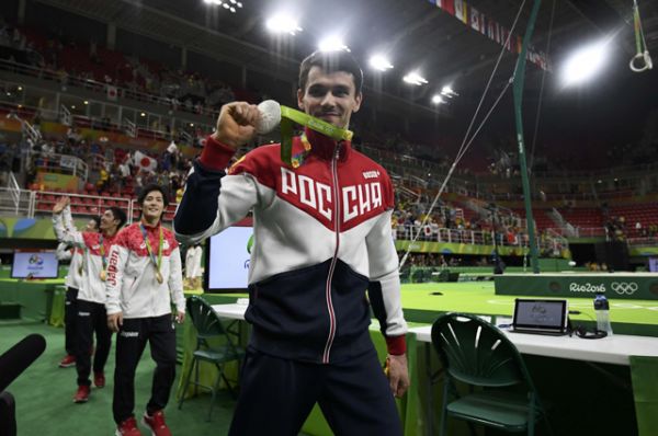 Серебряными призерами Олимпиады в командном первенстве стали российские гимнасты.