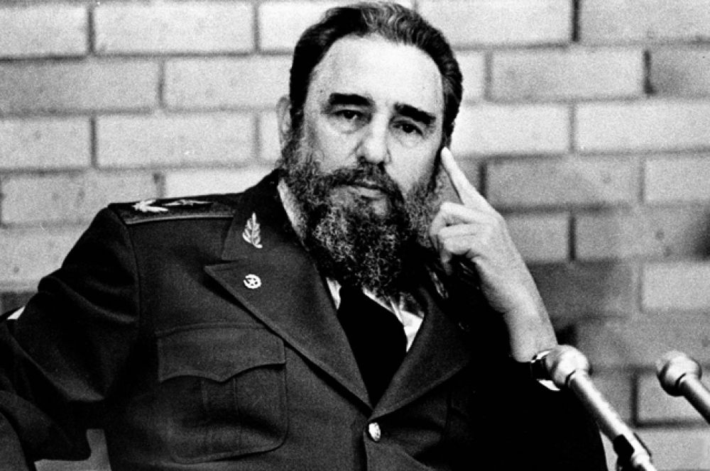 В 1976 году Фидель стал председателем Государственного совета Кубинской национальной ассамблеи, совместив посты главы правительства и главы государства.