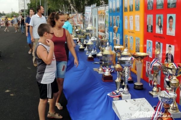 Коллекция трофеев кубанских спортсменов впечатляет.