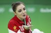 Гимнастка Алия Мустафина принесла России золото в упражнении на брусьях.