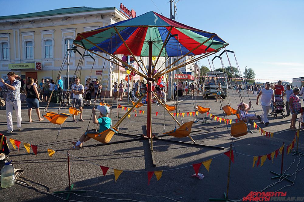 На главной площади города были организованы разнообразные площадки.