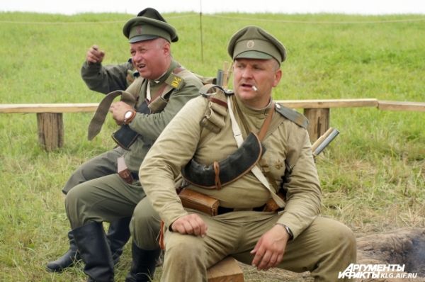 Русские солдаты на отдыхе.