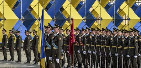 Новая форма в сочетании с национальными украинскими цветами хорошо гармонируют между собой