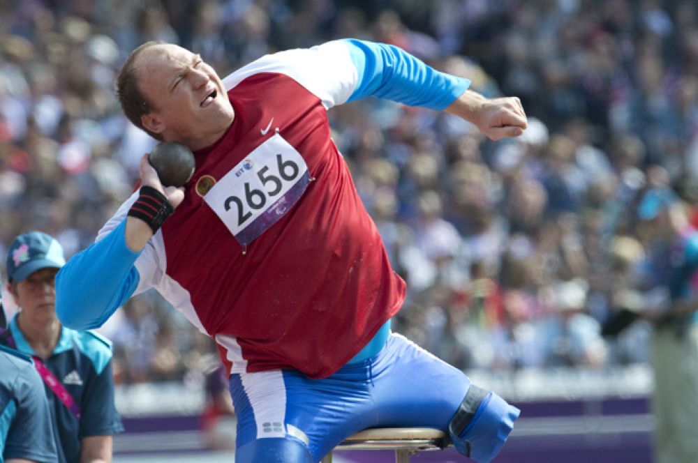 Алексей Ашапатов — чемпион и рекордсмен летних Паралимпийских игр 2008 и 2012 годов, чемпион мира, чемпион Европы, десятикратный чемпион России по легкой атлетике.