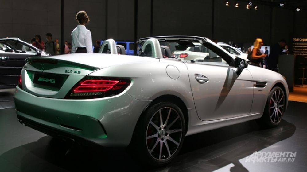 Кабриолет Mercedes-AMG SLC 43.