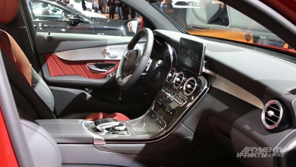 Интерьер Mercedes-Benz GLC Coupe.