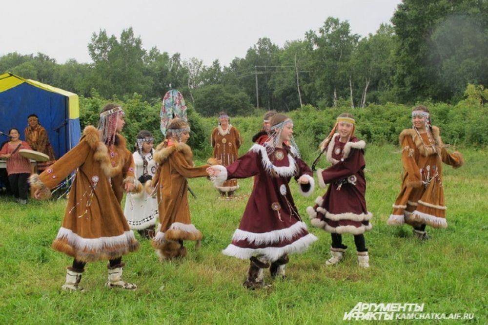 Праздник начался с обряда очищения.