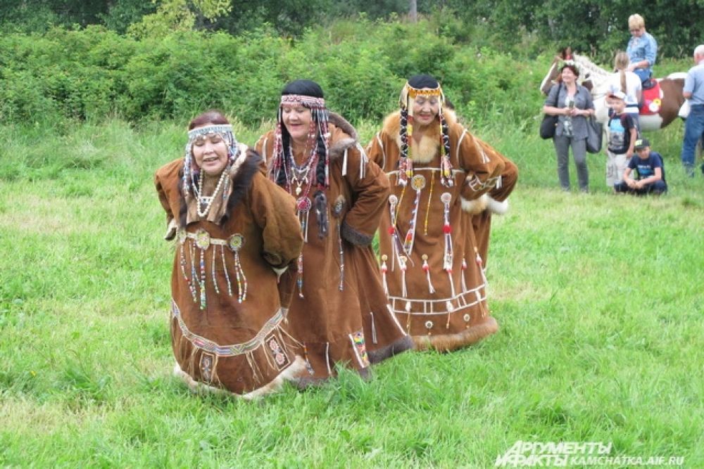 Какой праздник обходится без национальных танцев?!