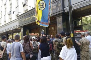 Под стенами ГПУ