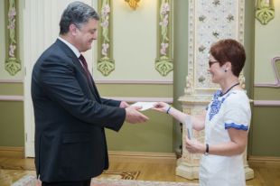 Петр Порошенко и Мари Йованович