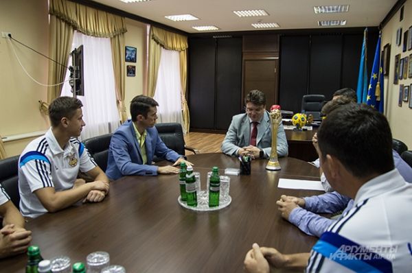 Глава министерства спрашивал о формате проведения европейского чепионата
