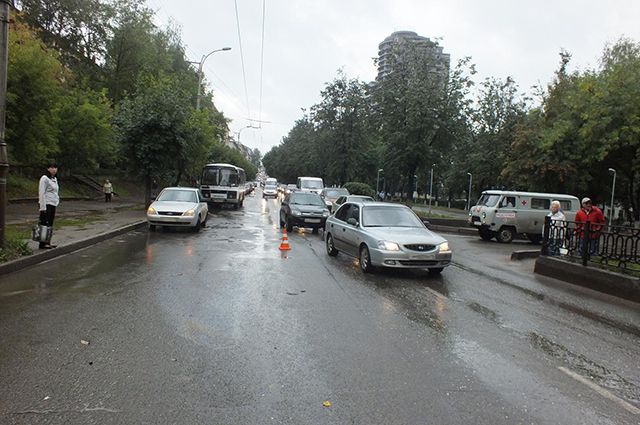 ДТП произошло на Октябрьском проспекте.