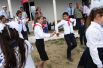 Ученики школы селения Верхний Джалган Дербентского района Дагестана на праздничной линейке в День знаний.