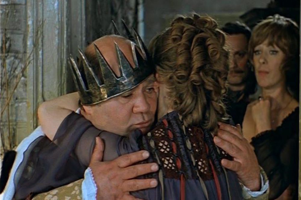 В роли короля в картине «Обыкновенное чудо» (1978).