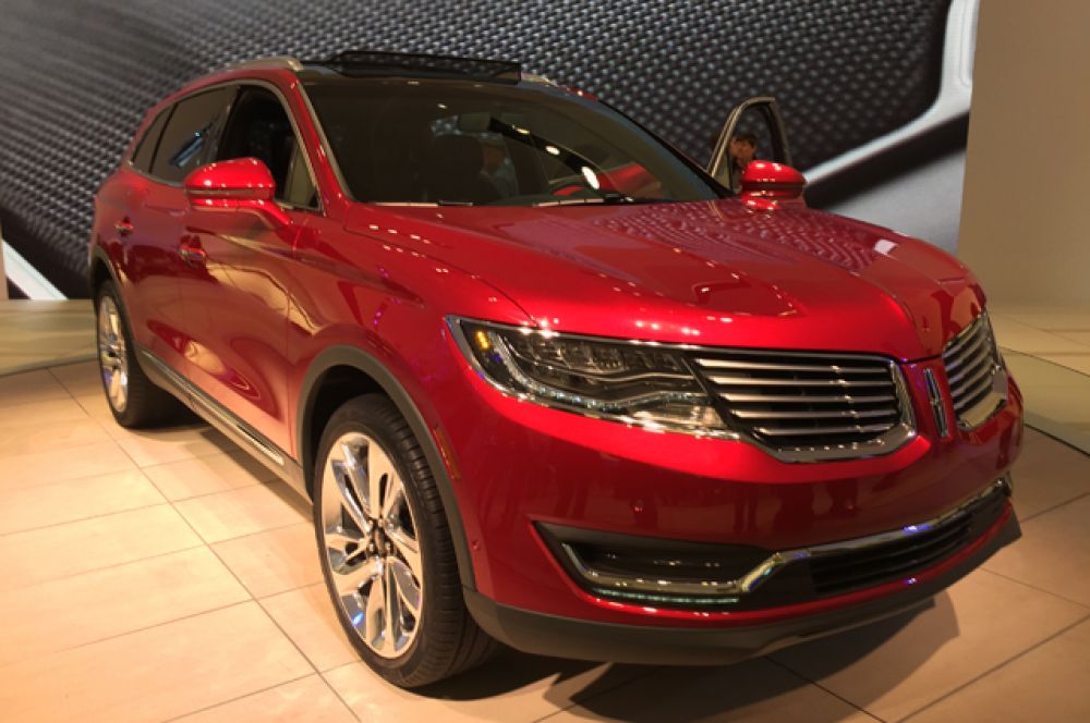 Lincoln MKX, в России не продается, цена от $38 260 до $57 810.