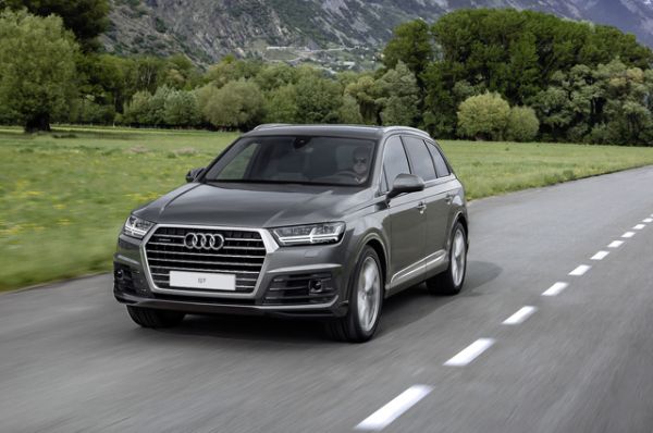 Список лидеров возглавляет Audi Q7, в России ее можно купить по цене от 3 665 000 рублей.