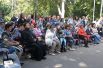 В сквере Карамзина собралось не менее двухсот ульяновцев