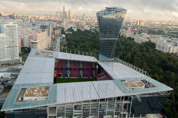 Новый футбольный комплекс ЦСКА, расположенный на Ходынском поле, общей площадью 171,7 тыс. кв. м полностью соответствует стандартам FIFA. 