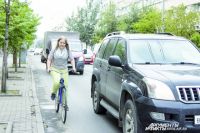 На городских дорогах велолюбитель заведомо более уязвим.