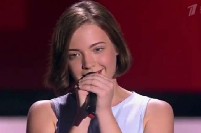 20-летняя Дарья Антонюк исполнила на английском языке песню «Standupforlove» («Защитите любовь»)