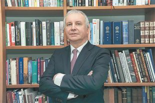 Политолог Александр Рар.
