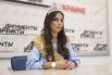 Ей также задавали вопросы о том, как совмещать карьеру и семью