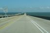Мост-дамба через озеро Пончартрейн — шестой по длине мост в мире и второй по длине мост через водные пространства, находится в штате Луизиана в США. Мост состоит из двух параллельных дорог, длина наибольшей из которых составляет 38,42 км. 