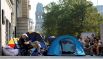 В Берлине желающие купить новый iPhone разбили целый палаточный лагерь рядом с флагманским магазином на Курфюрстендамм.